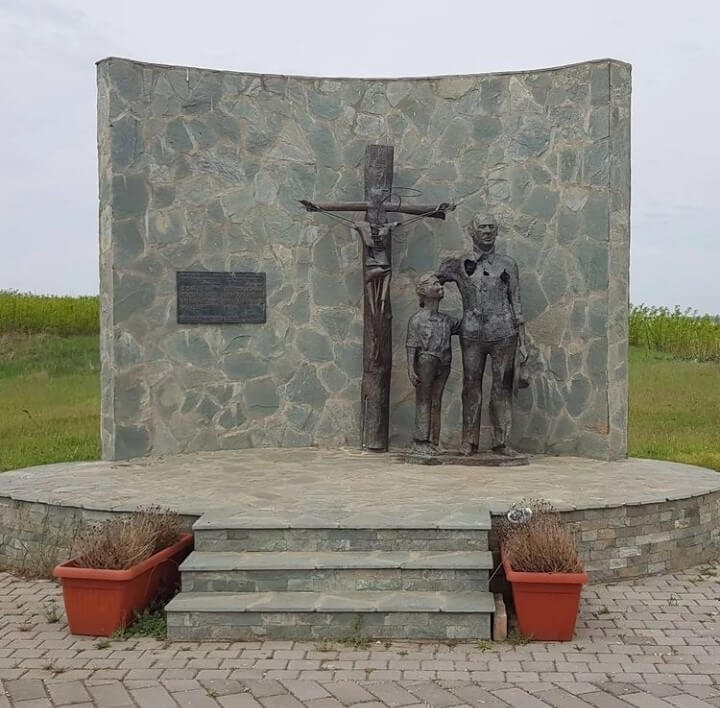 spomenik pomirenja curug spomenik pomirenja curug